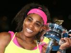 serena-williams-pegangpiala.jpg