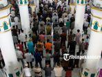 shalat-jumat-perdana-new-normal5.jpg