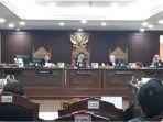 sidang-phpu-mahkamah-konstitusi-kpu-riau.jpg