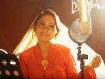 silvia-nanda-upiak-isil-tak-tun-tuang-lebaran_20180613_115904.jpg
