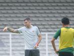 simon-mulai-melatih-timnas.jpg