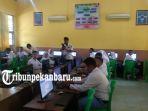 siswa-terlambat-listrik-padam-dan-jaringan-internet-lelet-jadi-kendala-hari-pertama-unbk-di-riau.jpg