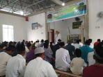 solat-sunat-idul-di-dalam-masjid.jpg