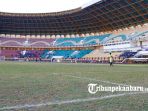 stadion-utama-riau-difungsikan-kembali_20161205_160350.jpg