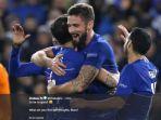 striker-chelsea-olivier-giroud-merayakan-gol.jpg