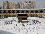 suasana-tawaf-di-kabah-masjidil-haram-mekah-rabu-2972020.jpg