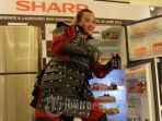 sule-peluncuran-lemari-es-sharp-new-samurai_20170406_140502.jpg