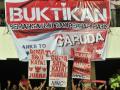 suporter-timnas-indonesia-melakukan-yel-yel.jpg
