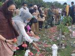 tabur-bunga-kenang-2-tahun-bencana-di-palu.jpg