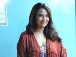tak-peduli-lagi-bunting-vanessa-angel-tetap-merokok-dan-sering-pergi-ke-klub-aku-gatau-kalo-hamil.jpg