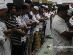 tarawih-pertama-di-mesjid-an-nur_3.jpg