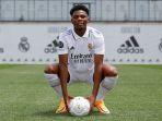 tchouameni-gelandang-real-madrid.jpg