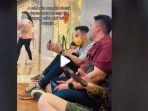 temani-sang-permaisuri-berbelanja-di-mall-raffi-ahmad-tak-ragu-lesehan-depan-toko-sembari-menunggu.jpg