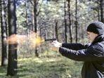 tembak-pistol-meledak.jpg