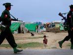 tentara-myanmar-di-kamp-pengungsi-rohingya.jpg