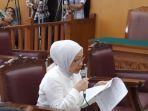 terdakwa-penyebaran-hoaks-ratna-sarumpaet-menangis.jpg