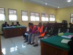 terdakwa-sidang-karlahut-di-rengat_20160608_205434.jpg