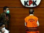 tersangka-annas-maamun-mengenakan-rompi-tahanan-kpk-saat-jumpa-pers.jpg