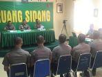 tiga-polisi-melepaskan-tembakan-ke-udara-pada-saat.jpg