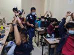 tim-polres-jakarta-pusat-menggerebek-tempat-pinjaman-online.jpg