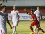 timnas-indonesia-vs-vietnam_20161009_20161030_103638.jpg