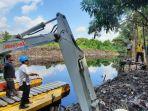 tinjau-normalisasi-sungai-dumai-untuk-atasi-banjir-walikota-dumai-paisal-sudah-capai-5-kilometer.jpg