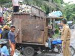 tps-sampah-rajawali_20150802_224244.jpg