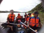 tr-melakukan-pencarian-terhadap-bayi-perempuan-hanyut-di-sungai-kampar.jpg