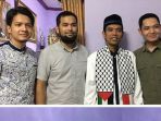 ustaz-abdul-somad-bersama-dude-herlino-dan-dimas-seto_20180826_113206.jpg