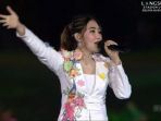 via-vallen-melantunkan-lagu-meraih-bintang-dalam-acara-opening-ceremony-asian-game-2018_20180819_182511.jpg
