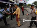 walikota-kapolresta-forkompinda-tinjau-pos-pengamanan-lebaran-mtq-bandara-ssk_20180608_140441.jpg