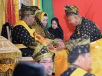 wan-thamrin-ditabalkan-lam-riau_20180515_090634.jpg