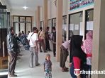 warga-di-disdukcapil-pelalawan_20180921_143821.jpg