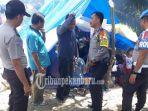 warga-terantak-manuk-dan-pt-safari-riau-saling-blokir-jalan.jpg