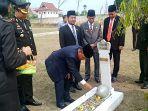 ziarah-dan-tabur-bunga-di-taman-makam-pahlawan.jpg