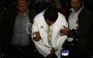 Bupati Ditangkap Seperti Teroris
