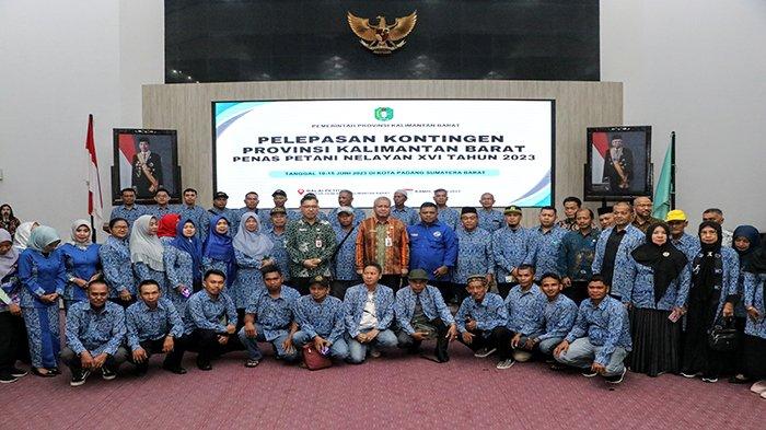 Sekda Harisson Lepas Keberangkatan 211 Kontingen Penas Petani Nelayan Ke-XVI di Sumatera Barat