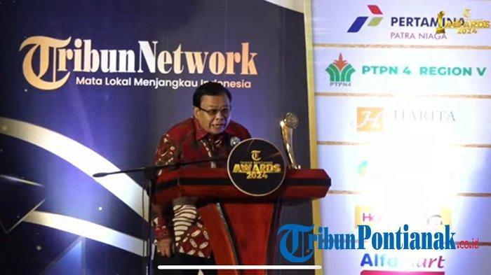50 Tahun Pengabdian, Ateng Tanjaya Raih Penghargaan Sebagai Pelopor Pemadam Kebakaran Kalbar
