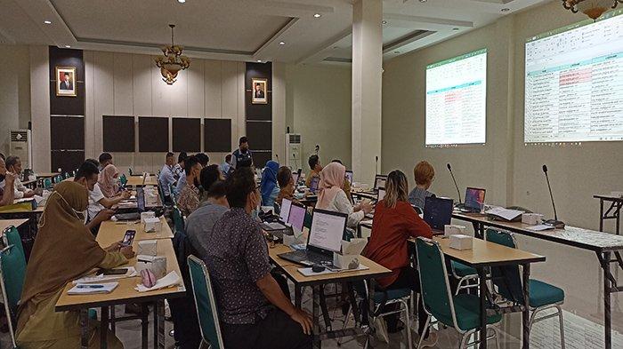 Disbunnak Kalbar Kenalkan dan Sosialisasikan Aplikasi Sistem Informasi Data Indeks Harga TBS