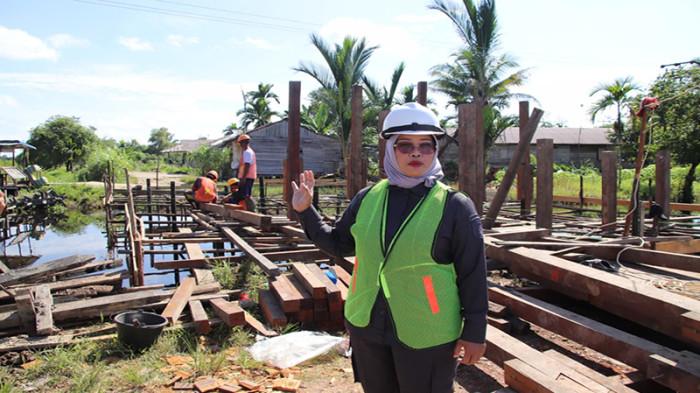 Bupati Erlina Tinjau Pembangunan Dua Jembatan di Segedong, Akui Sudah Direncanakan dari Awal