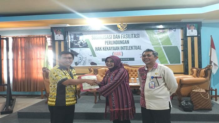 50 Pelaku UMKM, Budaya dan Seni di Sintang Daftarkan HAKI