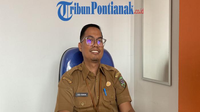 DAMPAK MBG - Kabid Pedagang, Dinas Perdagangan, Perindustrian, Koperasi dan UKM Kota Singkawang, Dedi Irawan, mengatakan adanya kenaikan harga yang cukup signifikan dari bulan Oktober hingga November terkait dampak MBG terhadap harga pasar, khususnya ayam dan telur di Pasar Singkawang.