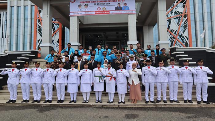 Kapolres Ketapang Hadiri Upacara Peringatan Hari Sumpah Pemuda ke-97 di Halaman Kantor Bupati