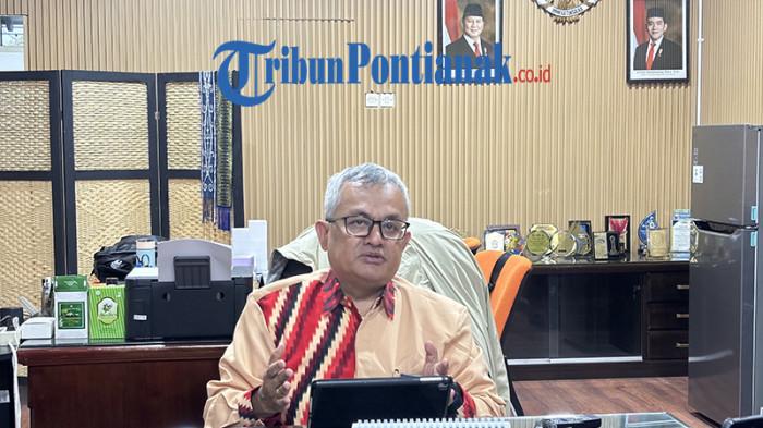 PSN DI KALBAR - Foto Kepala BPKP Kalbar, Rudy usai kegiatan Kick Off Meeting Asistensi Penyusunan Profil Risiko Pembangunan Daerah Wilayah Kalbar di Library Cafe BPKP Kalbar, Jumat 31 Oktober 2025.