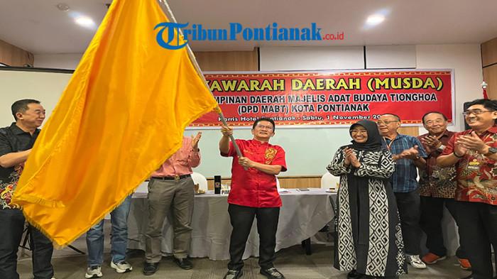 MUSDA MABT - Hendry Pangestu Lim setelah kembali terpilih secara aklamasi dalam Musyawarah Daerah (Musda), di Hotel Harris Pontianak, pada Sabtu, 1 November 2025.