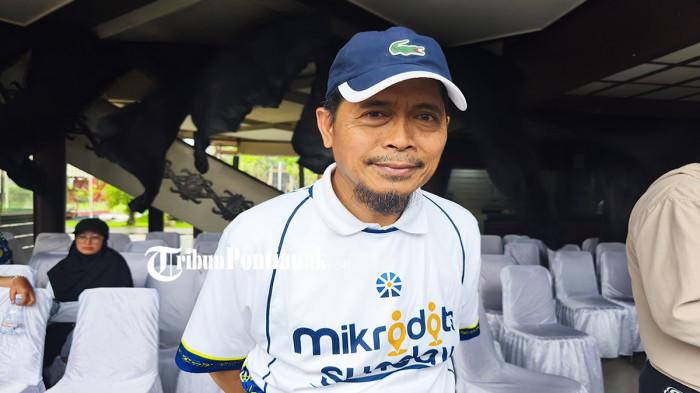 WAWANCARA - Dinas Koperasi, Usaha Mikro, dan Perdagangan (Diskumdag) Kota Pontianak melakukan pemantauan terhadap distributor serta sejumlah tempat penjualan minuman beralkohol di kota itu. Pemantauan dilakukan untuk memastikan penyaluran dan penjualan sesuai ketentuan yang berlaku, Minggu 23 November 2025.