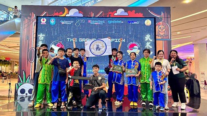 Juara Umum Tingkat SMP diraih SMP Asoka Singkawang.