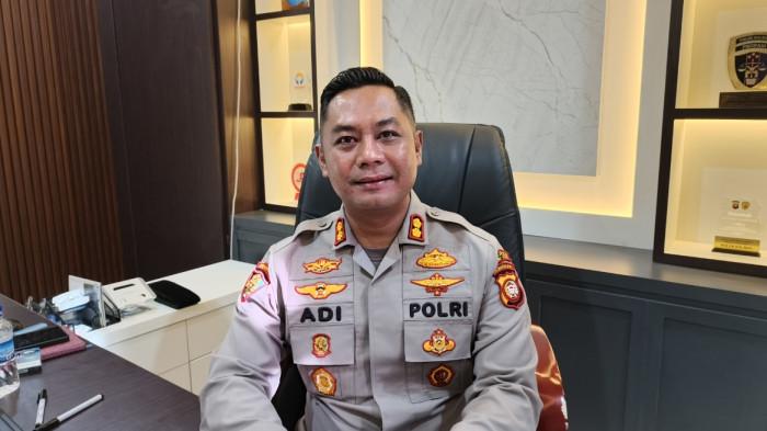 KASUS KEMATIAN MIRAWATI - Kapolres Kayong Utara, AKBP Adi Prabowo, saat ditemui di ruang kerjanya, Jumat 10 Oktober 2025. Ia mengungkap telah mengantongi identitas terduga pelaku di kasus kematian Mirawati yang ditemukan tewas di mess perkebunan sawit, Kecamatan Simpang Hilir, Kabupaten Kayong Utara pada 6 September lalu.