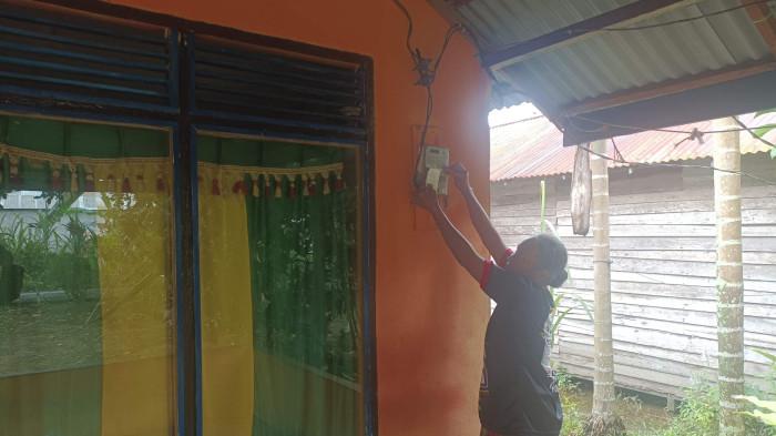 Meteran Listrik dengan Daya 450 VA sudah Terpasang di Rumah Sendiri, Rumah Terang dan Hemat Biaya