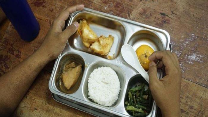 KERACUNAN MBG LANDAK - Ilustrasi menu Makanan Bergizi Gratis (MBG). Berikut update terbaru kasus dugaan keracunan massal menu Makanan Bergizi Gratis (MBG) yang memakan korban puluhan siswa SMA/SMK Maniamas dan SMA Pelita, Kecamatan Ngabang, Kabupaten Landak, Provinsi Kalimantan Barat pada Rabu 19 November 2025.